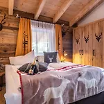 The Kaprun Edition - Luxury Chalets & Style Suites Chalet Kaprun